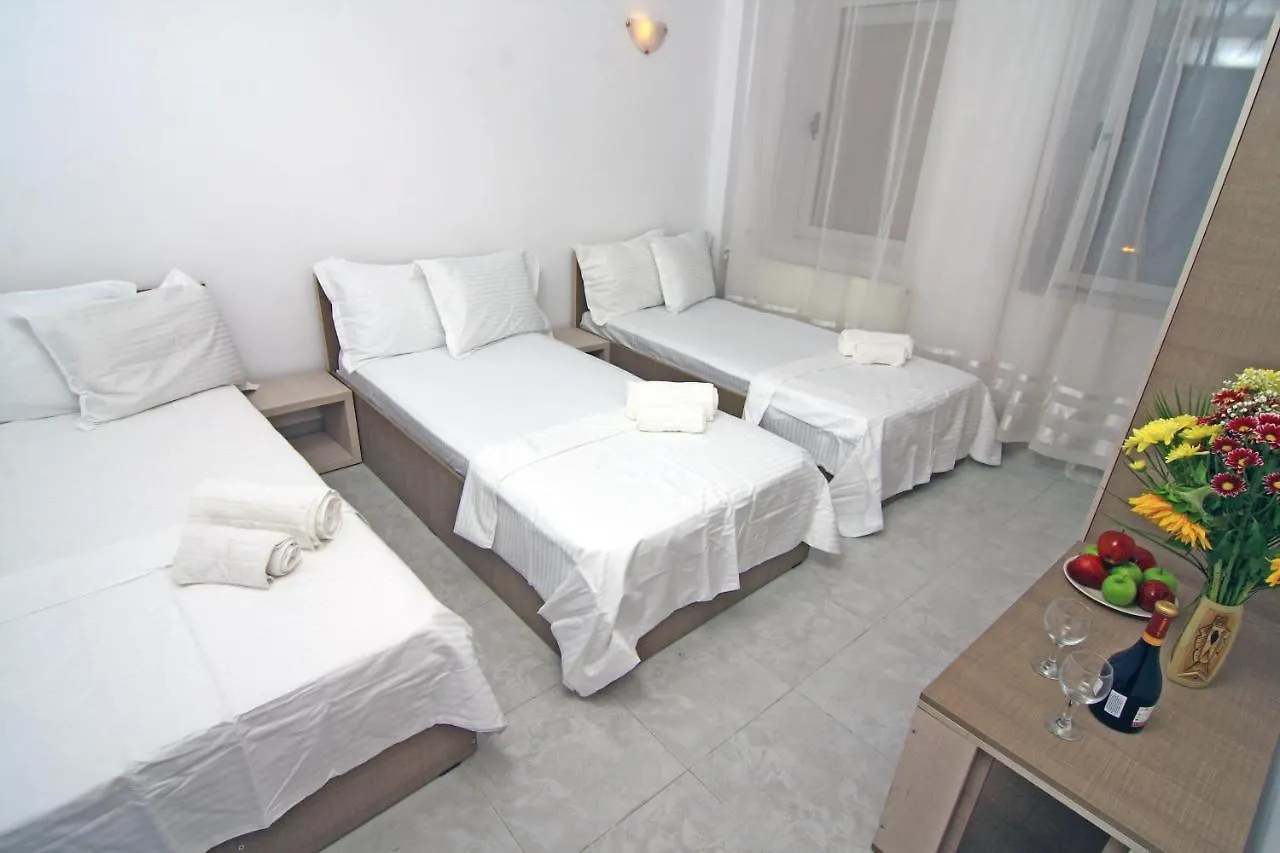 Nirvana Accommodation Bükreş 0*,  Romanya